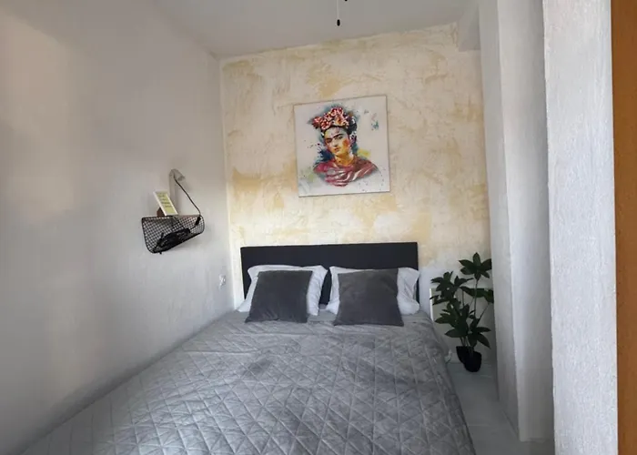 Room P&E